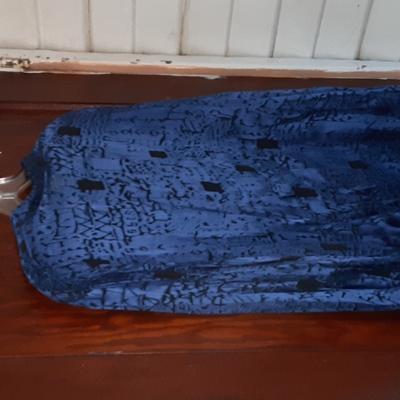 Chicos rayon and silk blouse long sleeved sz 4 pit 20 inches - Picture 5 of 5